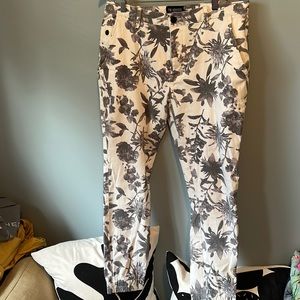 The Source Womens pants size 32